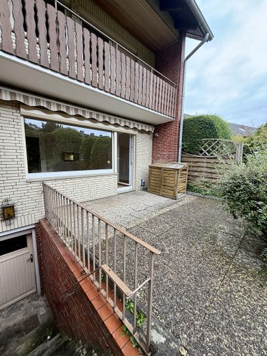 Casa a schiera di testa tranquilla e centrale a Norderstedt vicino ad Amburgo – Terasse