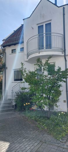 Geräumiges Reihenendhaus in WN-Neustadt mit Fernblick – Foto 1