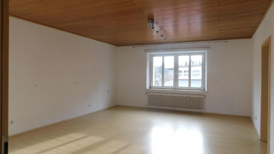 3 Zimmer Wohnung Zentrum von Bodenwöhr – Wohnzimmer