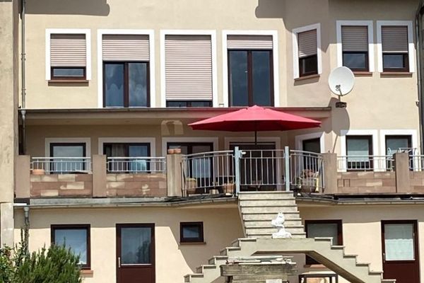 Luxueus gerenoveerd 4-familiehuis + kantoor op centrale locatie nabij Saarlouis