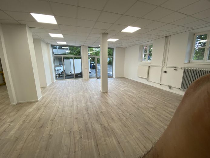 Büro-/Einzelhandelsfläche im Herzen von Neustadt/Aisch mit 3 Parkplätzen – ab 1.10.2026 verfügbar – Foto 3