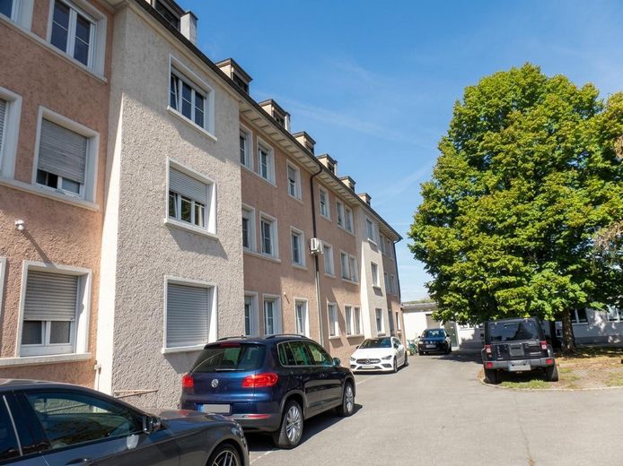 Ekskluzywne, odnowione 3-pokojowe mieszkanie – stylowo umeblowane i gotowe do zamieszkania! – Hinterhof