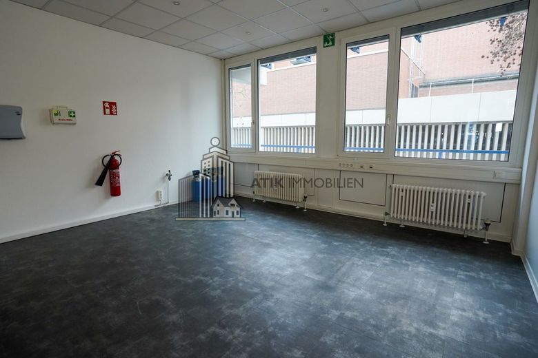 ATIK: *360°-VR* Helle und flexible Büro-/Schulungsräume direkt am MA-HBF – Teeküche