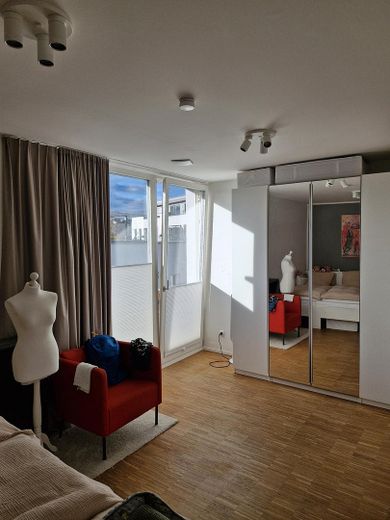 Schlafzimmer 3.OG links Balkon