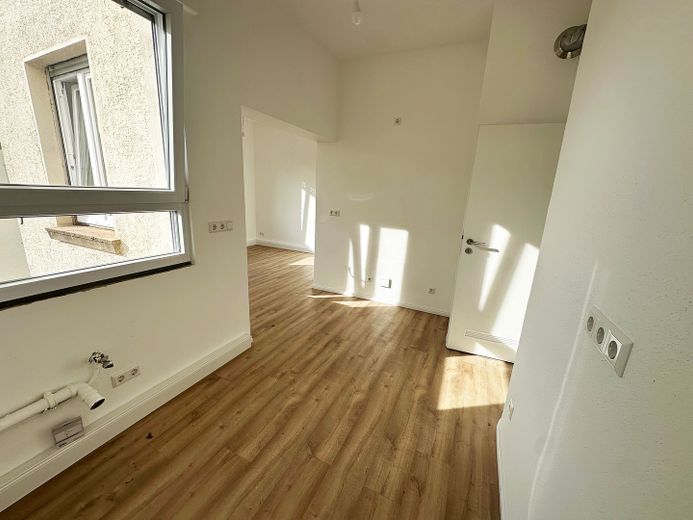 3,5 locali, primo utilizzo dopo la ristrutturazione - Nuovo pavimento/cucina/bagno/finestre - Posizione centrale a Heilbronn – Foto 2