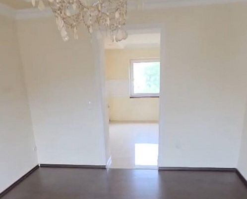 Schöne helle 2 Zimmerwohnung mit Stuckdecken