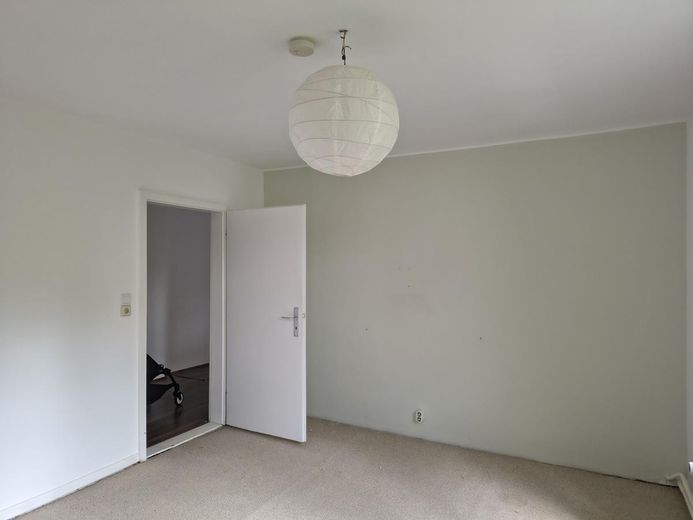 Schlafzimmer/Kinderzimmer/Büro