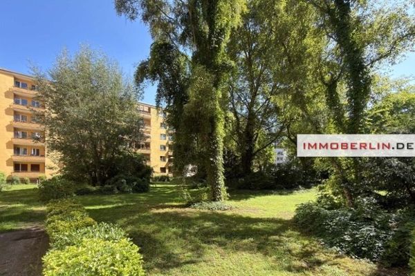 IMMOBERLIN.DE - Weitblick! Helle Wohnung mit ruhiger Loggia in zentraler Lage