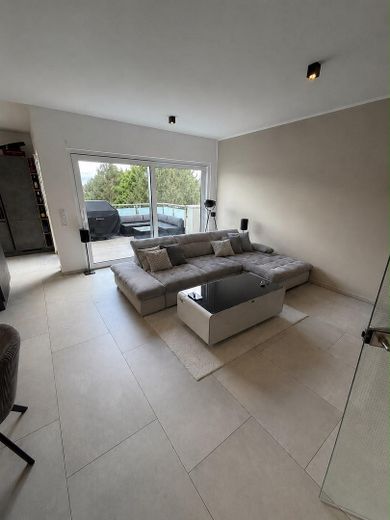 Luxus-Penthouse mit A+ Energiebilanz, Klimaanlage & Restgewährleistung bis 2027 – Wohnen/Essen/Küche