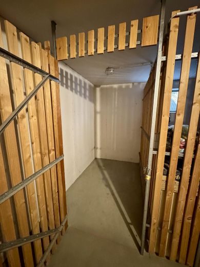 Provisionsfrei: 2-Zimmer-Wohnung DG mit Balkon in betreuter Wohnanlage – Kellerabteil