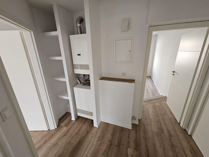 Stilvolle 2-Zimmer-Wohnung mit Regendusche, Badewanne & hochwertiger Ausstattung in Bernau – Eingangsbereich