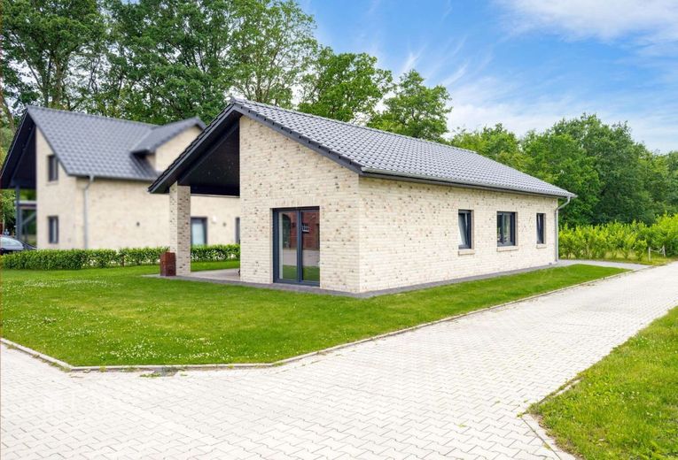 Modernes Ferienhaus am Küstenkanal - Erstbezug in traumhafter Lage – Außenansicht