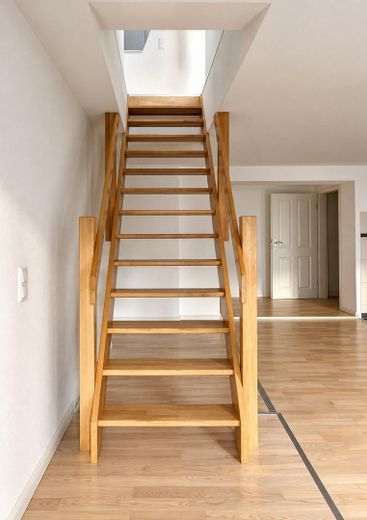 Charmante Maisonettewohnung über zwei Ebenen mit besonderem Altbauflair – Foto 4