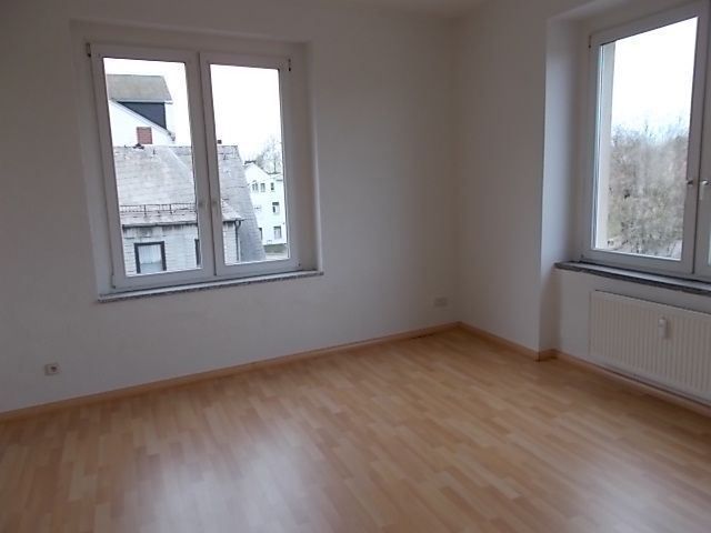 *** Großzügige WG 2-Zimmer mit Wannenbad, Einbauküche und Laminat im Zentrum *** – DSCN1059