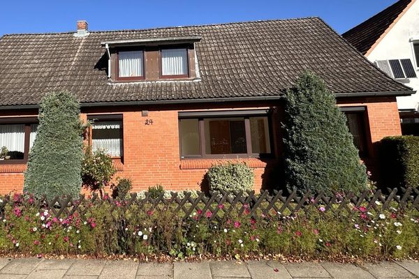 Vrijstaande eengezinswoning in Bargteheide met zelfstandige woonruimte en bouwgrond - zonder makelaarskosten