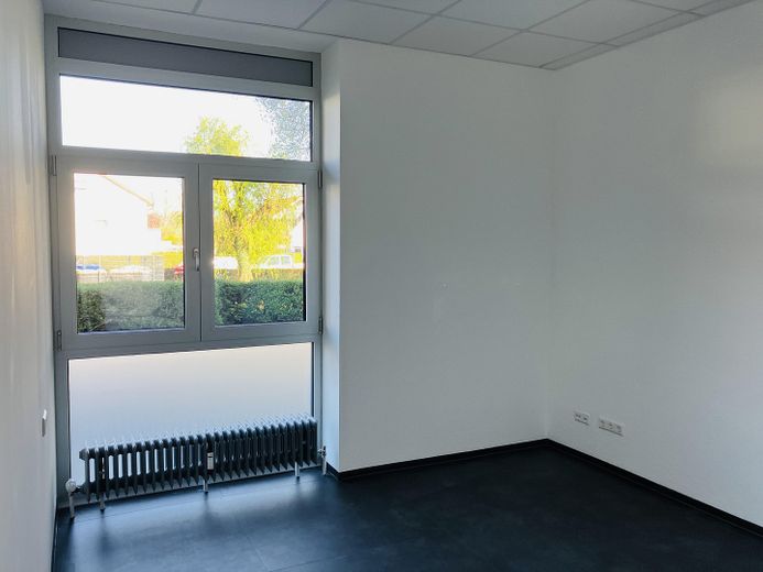 Kernsaniert und barrierefrei - 2,5-Zimmer-Wohnung mit top Anbindung – Schlafzimmer