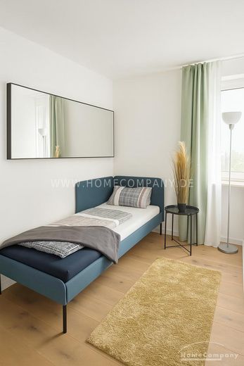 Modern ausgestattete 8 Zimmer-Wohnung in Neuhausen – 00981d9252379338fa0198ce506bc828b439f979.jpg