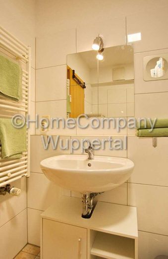 Modern 2 room apartment with large roof terrace and DSL at the central point in Remscheid – 93940463a7c235a88901181a1359ccf0247cd8d3.jpg