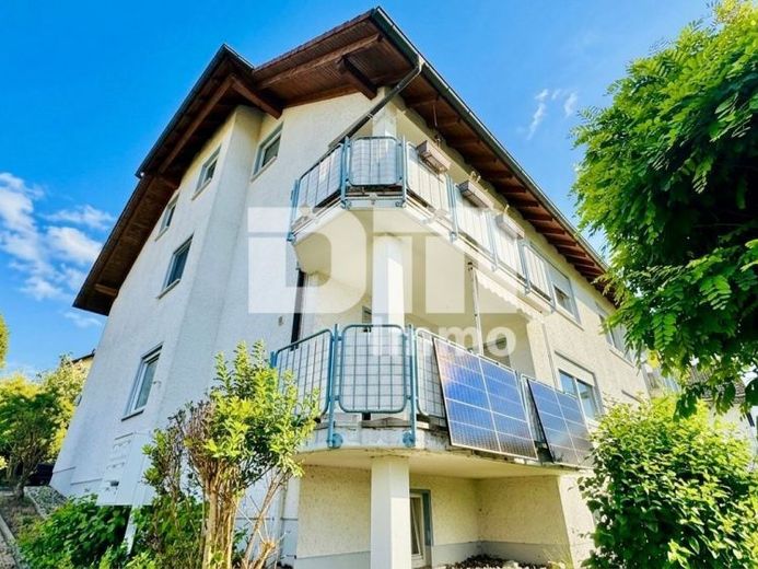 (R)eserviert!Hochwertig sanierte, ebenerdige Dreizimmerwohnung mit Loggia + Stellplatz – फोटो 1