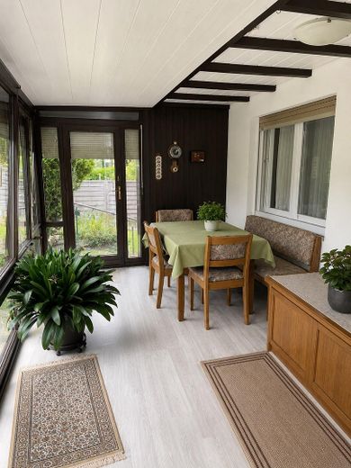 Ben curato appartamento di 3 locali al piano terra con veranda e ampio giardino – Foto 10
