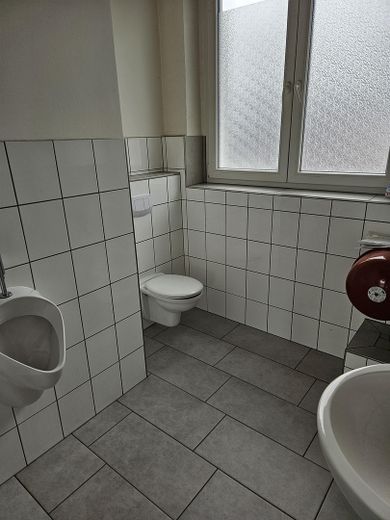 großzügige Gewerbefläche 431qm – Herren WC