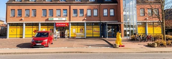 98.97 m² modern office in Waren | Bathroom with shower | Fitted kitchen | Tourist activity | In the heart of Mecklenburg-Western Pomerania