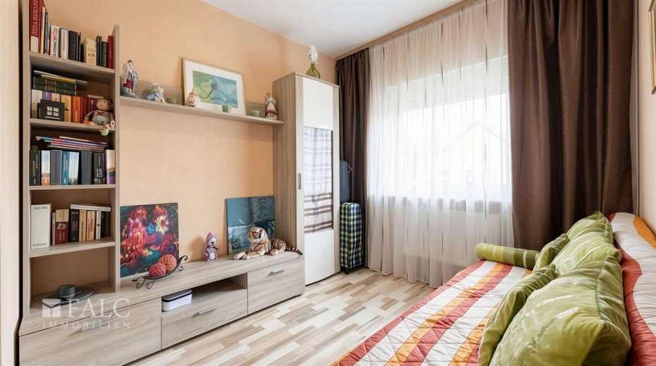 Ein Platz für die Familie - Gepflegtes Reihenendhaus mit Garten und ausbaufähigem Dachgeschoss – Büro