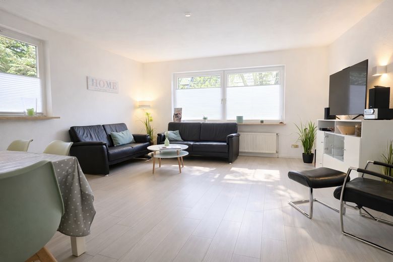 Sofort bezugsfertiger Bungalow 90 qm in 21244 Holm-Seppensen – Bungalow Wohnzimmer