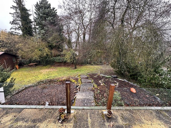 Großzügiges Einfamilienhaus mit Einliegerwohnung auf weitläufigem Eckgrundstück – Foto 8