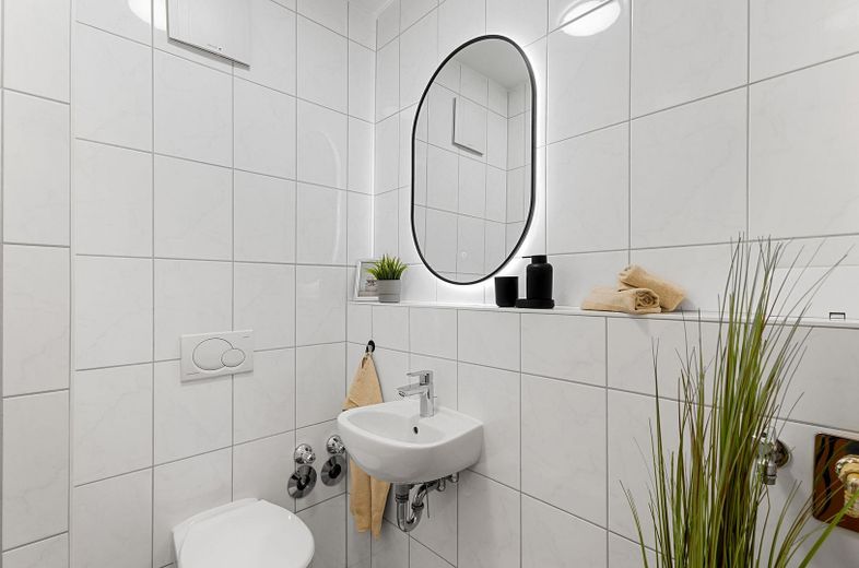 Emménagez et sentez-vous chez vous - Appartement moderne de 2 pièces, libre immédiatement – Separates Gäste-WC