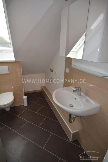 Tolle, zentrale Dachgeschoßwohnung in Kiel, möbliert – 7b00f0f73aa6cdcc55d4be090ece17d5795b472c.jpg