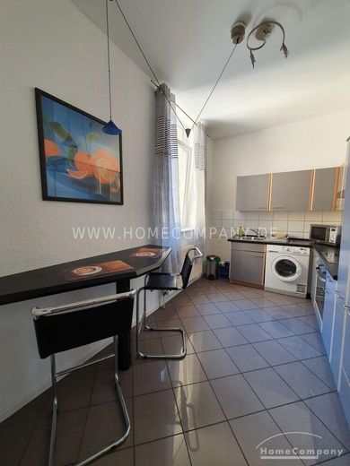 Sehr schöne 3 Zi.-Whg., möbliert. Mit gr. Dachterrasse zur Gemeinschaftsnutzung. – a3dfed7de0cb311418a71df3d7e6ea7ca2976f3a.jpg