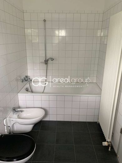 * 4 Zimmer * 2 Badezimmer * 2 Loggias * TOP-Lage * – Badezimmer