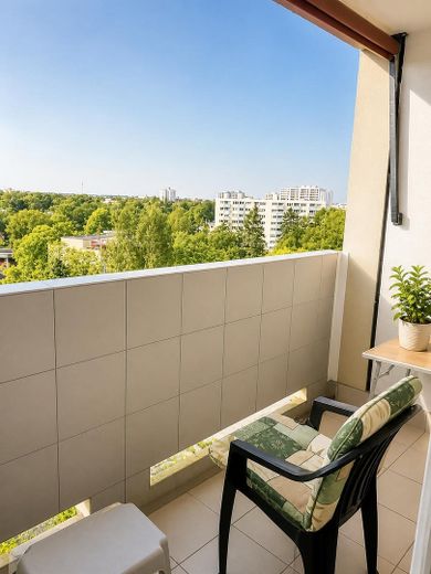 Senza commissione: luminoso appartamento di 3 locali in posizione tranquilla con vista aperta – Balkon