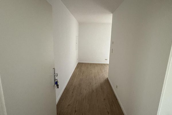 Großzügige 3- Zimmer Wohnung mit Balkon - renoviert
