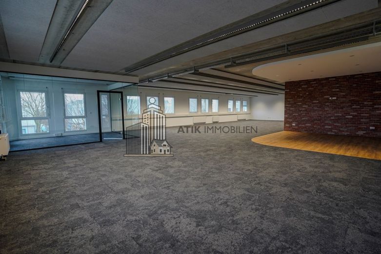 ATIK: Provisionsfrei - Erstbezug nach Sanierung - Repräsentative und Bürofläche mit EBK – Innenbereich