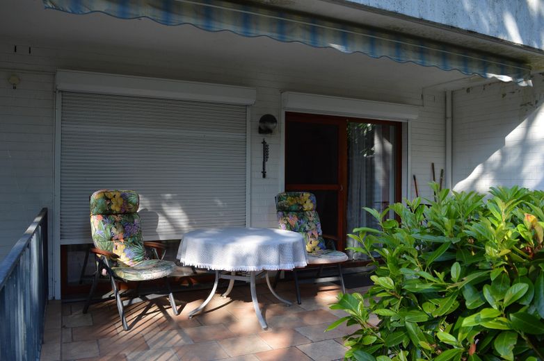 "Attraktives Reihenhaus" in "Weser"-Nähe, ruhige Lage, im schönen "Bremer Norden" – Terrasse EG mit Rolladen