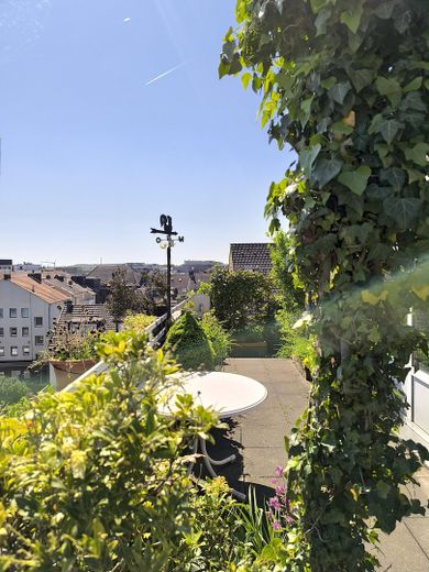 Große Eigentumswohnung mit großer Terrasse zu verkaufen – Das Schönste :-)