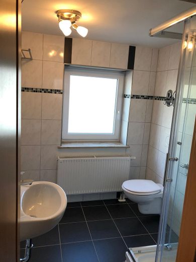 Odnowione mieszkanie 2-pokojowe o powierzchni 39 m² w Augsburgu – bezpośrednio od właściciela, bez pośrednika, 2 pokoje z kuchnią i łazienką – Zdjęcie 27