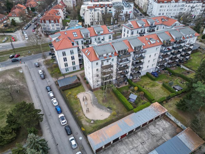 Frisch saniert & bezugsfertig I 3-Zimmer I Einbauküche I riesiger Sonnenbalkon - von privat – Luftbild Anlage