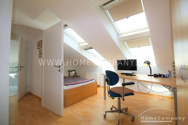 18579 HomeCompany Dresden Schickes möbliertes Dachgeschoß-Apartment in Blasewitz mit Blick über Dresden max. 3 Personen – aec9828dc2ad748a43a016f90ae08af4db347ff9.jpg