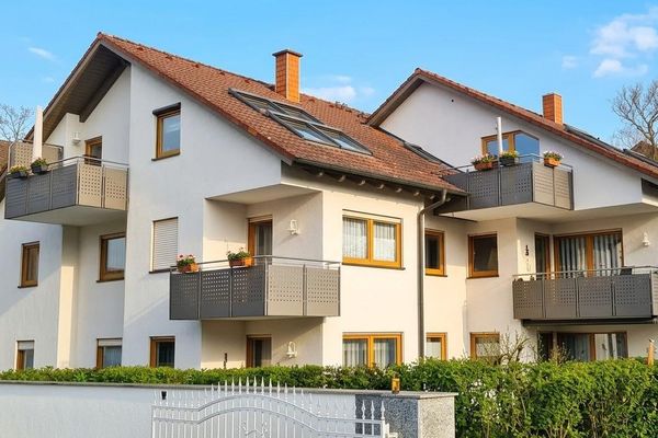Ampio, luminoso e modernizzato appartamento di 4 locali all’ultimo piano con aria condizionata