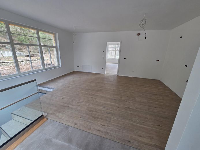 Gewerblich!! Erstbezug Haus 6 Zimmer, Stellplätze in wunderschöner Lage am Waldrand – Foto 6