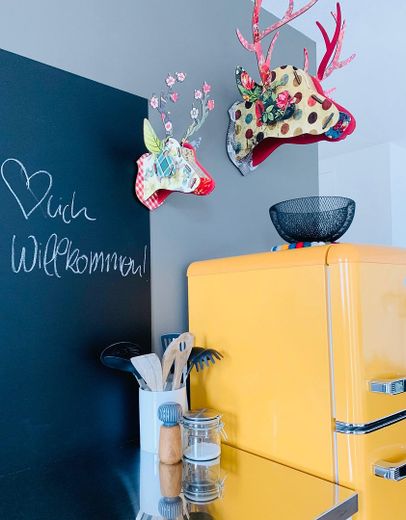 Luxus über den Dächern von München: stylisch möblierte 2-Zi-Whg. – Küche