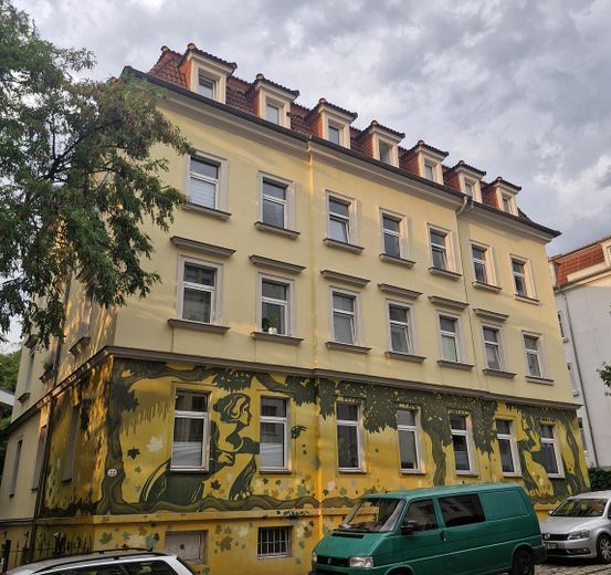 Bezugsfreie 2-Zimmer-Dachgeschosswohnung im Hechtviertel Dresden inkl Parkplatz – Foto 1