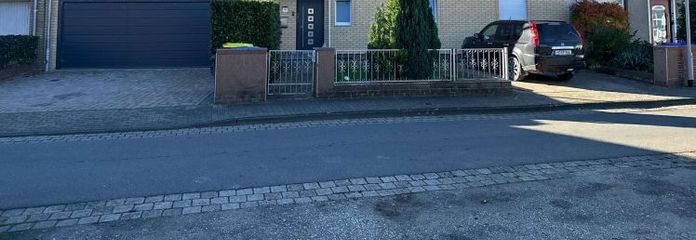 XXL-Doppelhaushälfte mit 11 Zimmern: saniert, voll gedämmt & flexibel als Mehrgenerationenhaus oder 3 Parteien nutzbar!