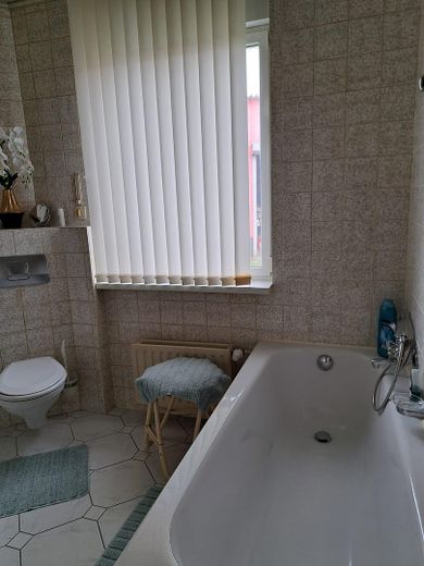 Casa unifamiliare indipendente su terreno di 753 m² + garage doppio, Berlino-Heinersdorf – Bad