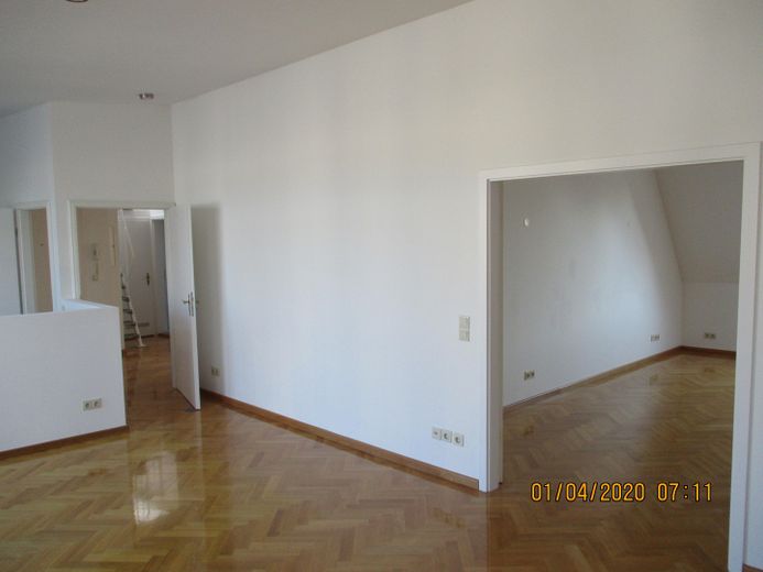 Wunderschöne 4-Raum Dachgeschoß-Altbauwohnung im beliebten Friedrichshain – Terrassenzimmer