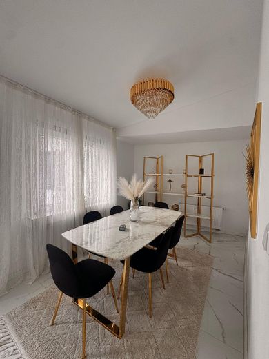 Helles Speisezimmer