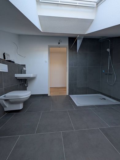 Modernes Badezimmer